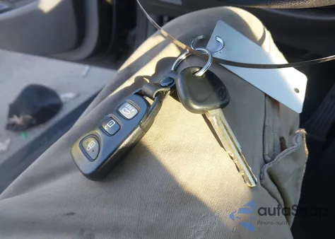 2014 Hyundai Elantra Se z USA, uszkodzony, nr VIN 5NPDH4AE2EH541489